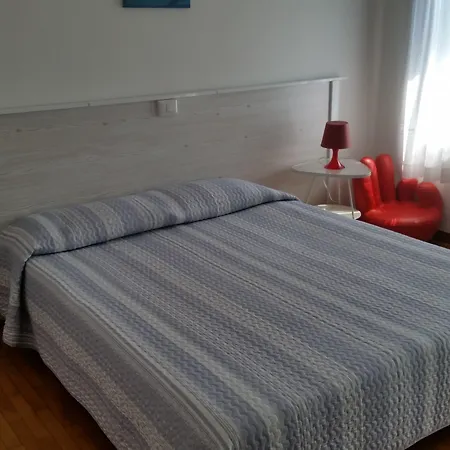 Hotell Le Colombelle 3*