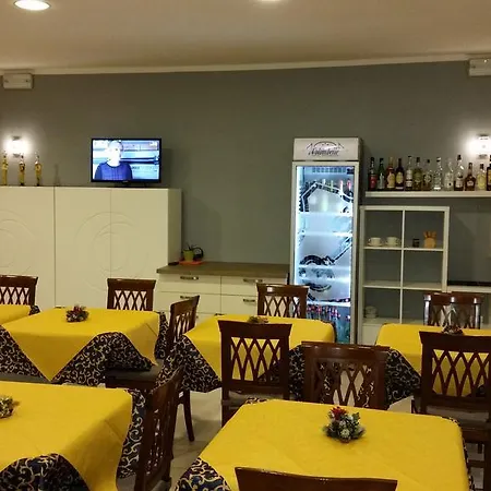 Hotell Le Colombelle 3*