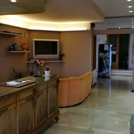 Hotell Le Colombelle 3*